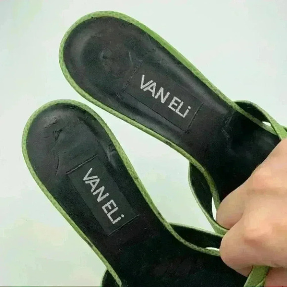 Vaneli heels 8.5 S green leather snakeskin print - Picture 10 of 11